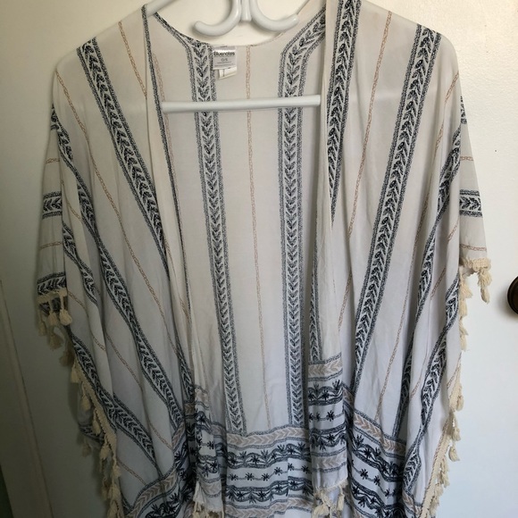 🦋PATTERNED CARDIGAN OR COVER UP🦋 - Picture 1 of 3